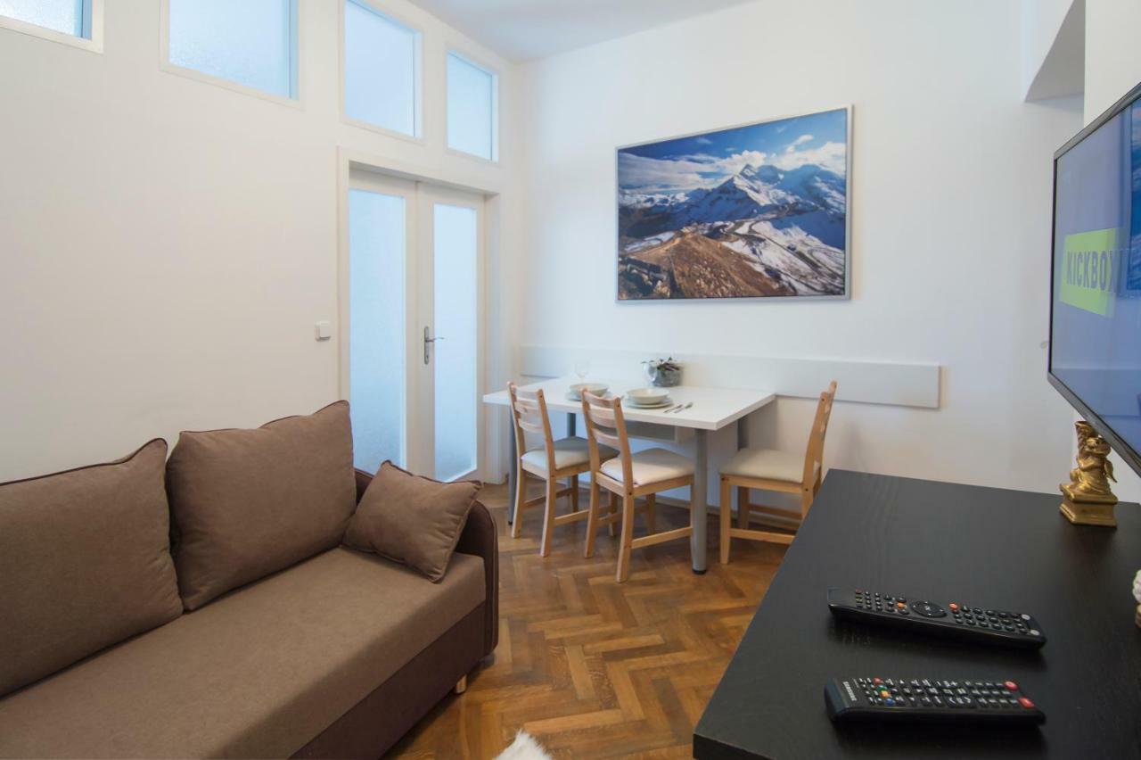 Modern Apartment Navratilova II براغ المظهر الخارجي الصورة