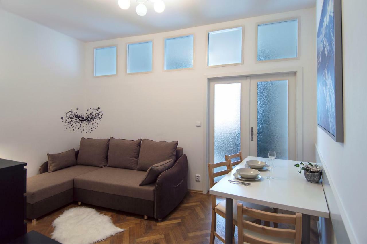 Modern Apartment Navratilova II براغ المظهر الخارجي الصورة